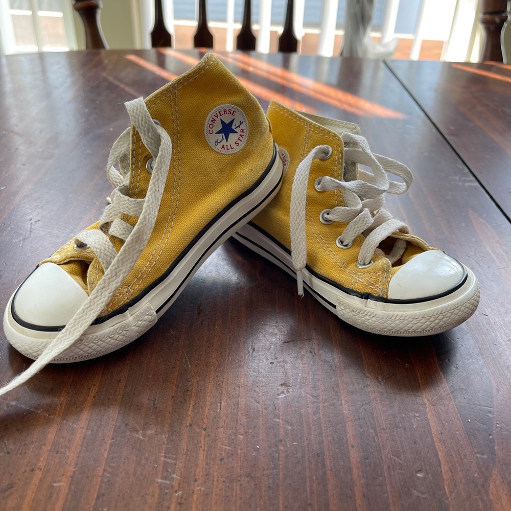 Kids converse